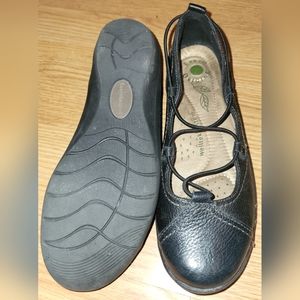 Earth Origins, slip ons, leather uppers, size 7.5